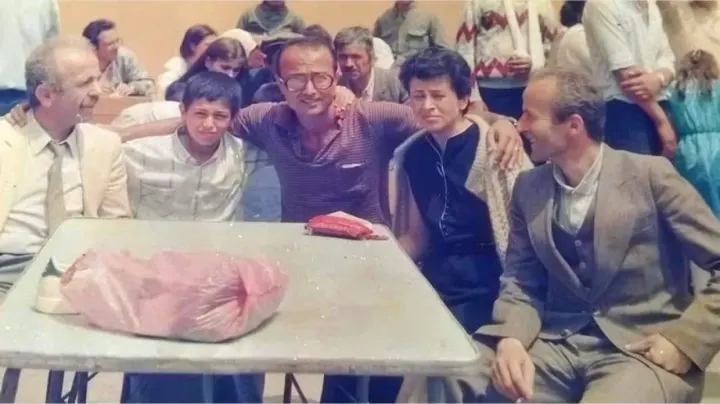 "Ayna Uyumaz"