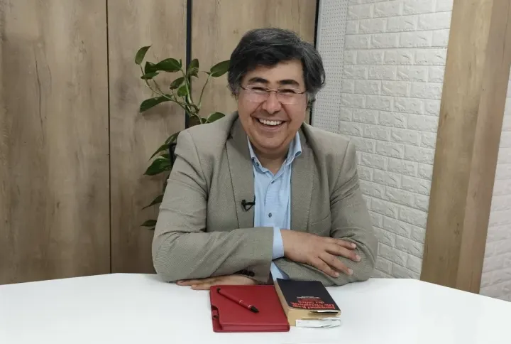 Anayasa Tartışmalarına Felsefi Giriş...