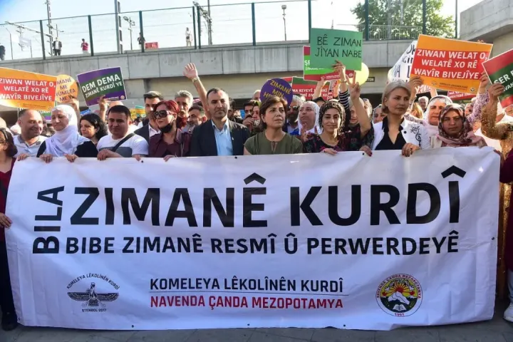 Kürt Şair Arjen Arî mezarı başında anıldı...