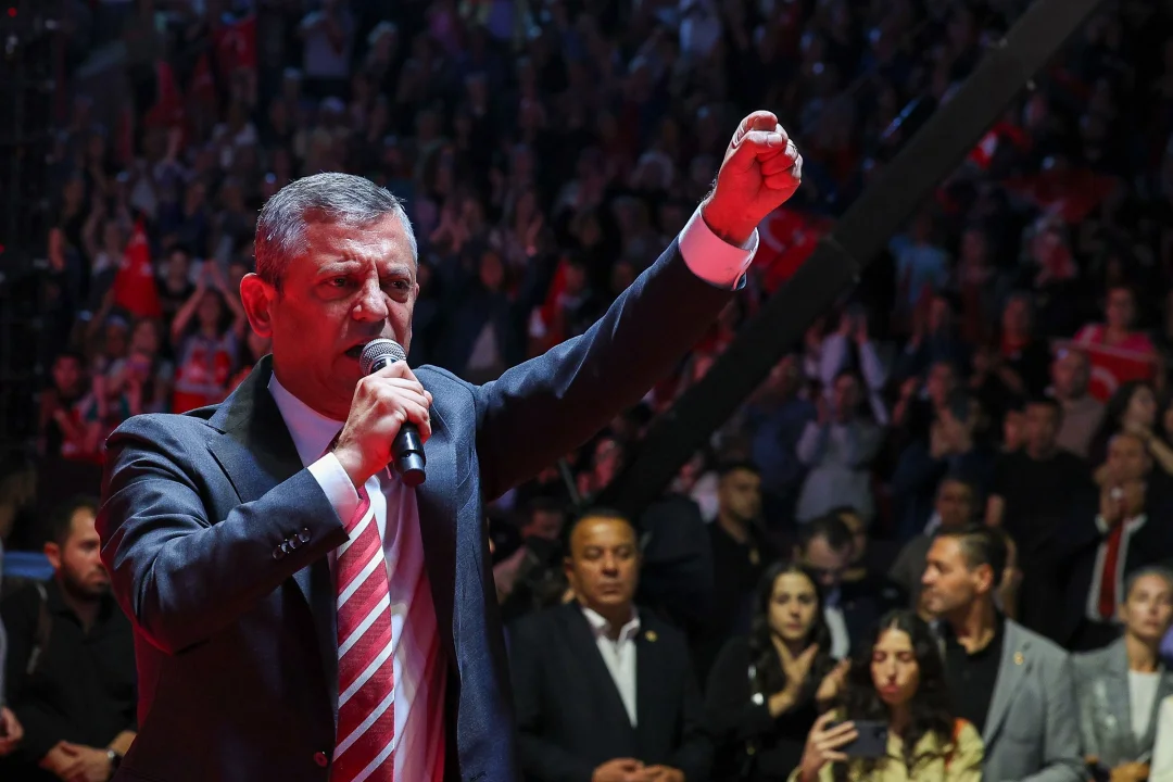 Duvarı Aşamayan Muhalefet: CHP'nin İçsel ve Dışsal Çıkmazı...