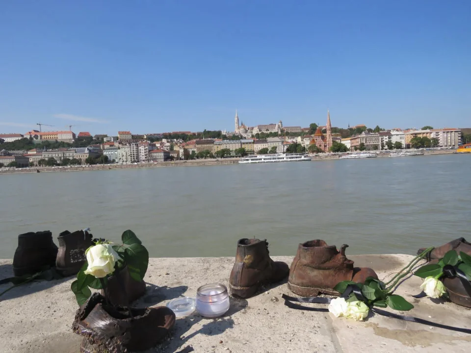 Tuna Nehrine Atılan Kurbanların Anısına...