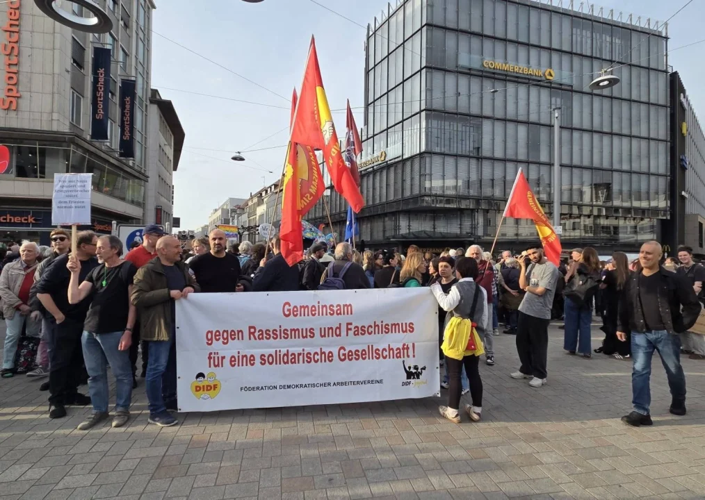 Bielefeld’de ırkçılığa karşı miting yapıldı...