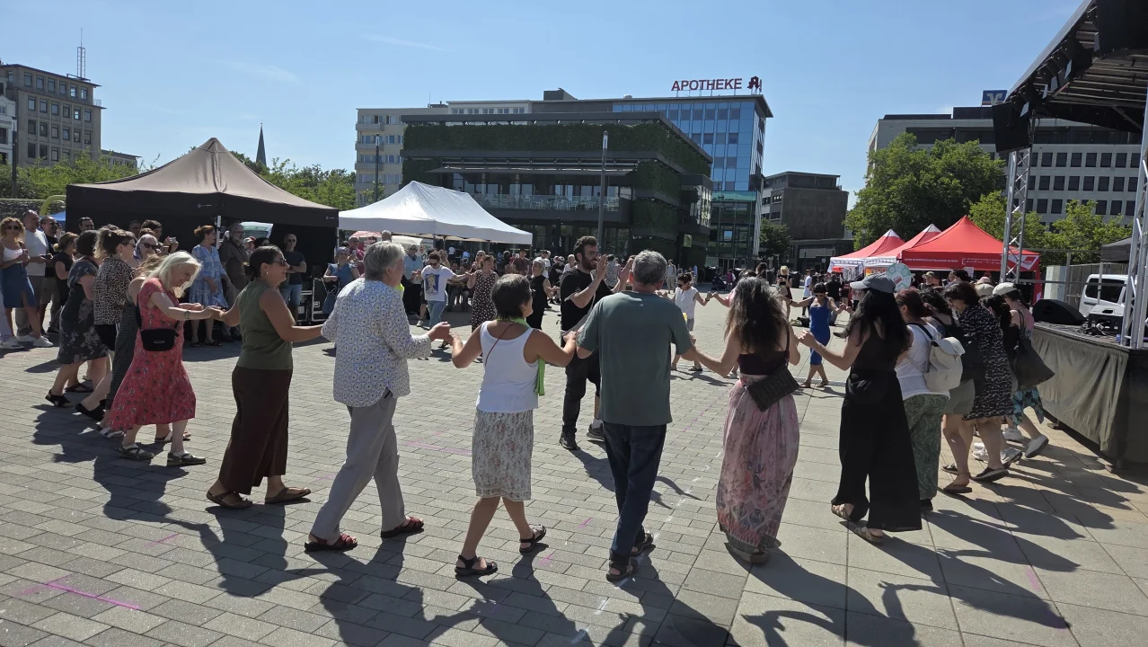 Bielefeld 'de ırkçılığa karşı sokak festivali çoşkuyla kutlandı...