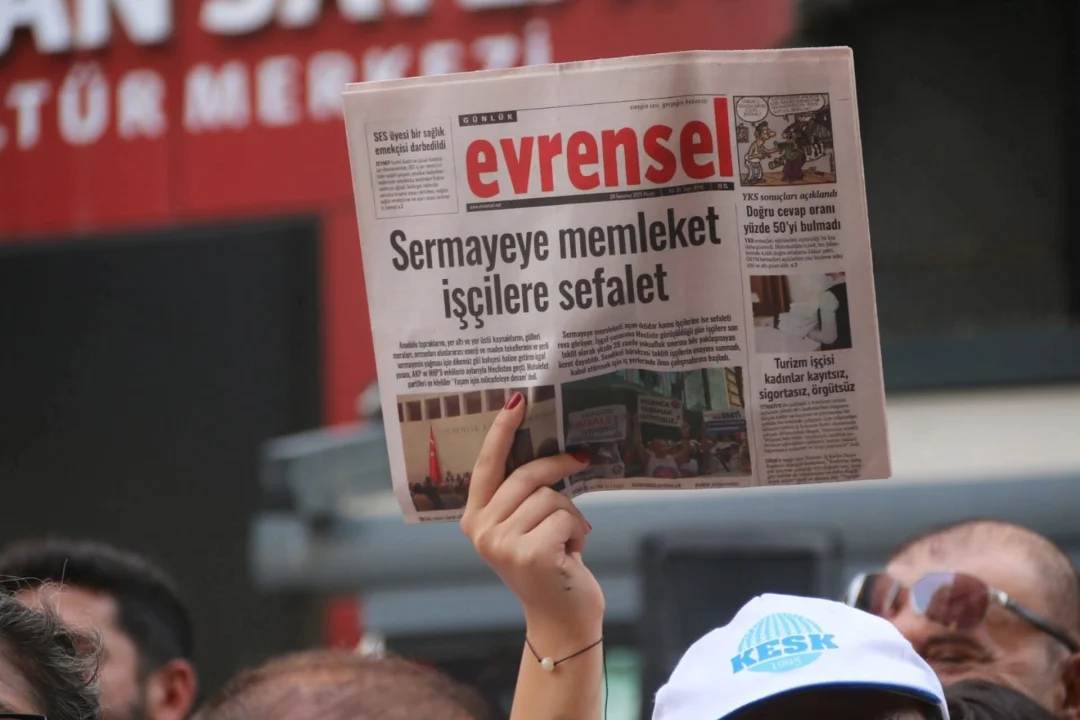 Evrensel Gazetesine kurşun işlemez!