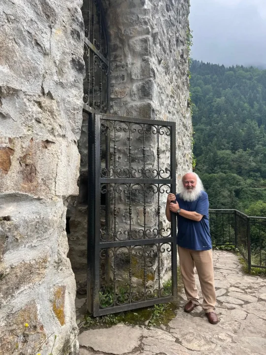 Öperek eskittiğimiz geçmiş...